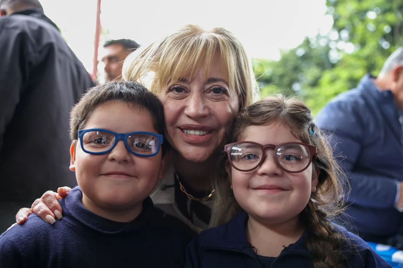 Entrega de Ecolentes barrio Kennedy (2)